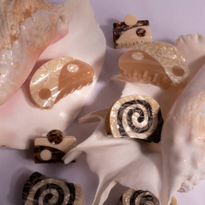 WINONA IRENE - Wholesale Hair Clip - Women's - Darjeeling Tea Yin-Yang Hair Claw in Neutral Acetate