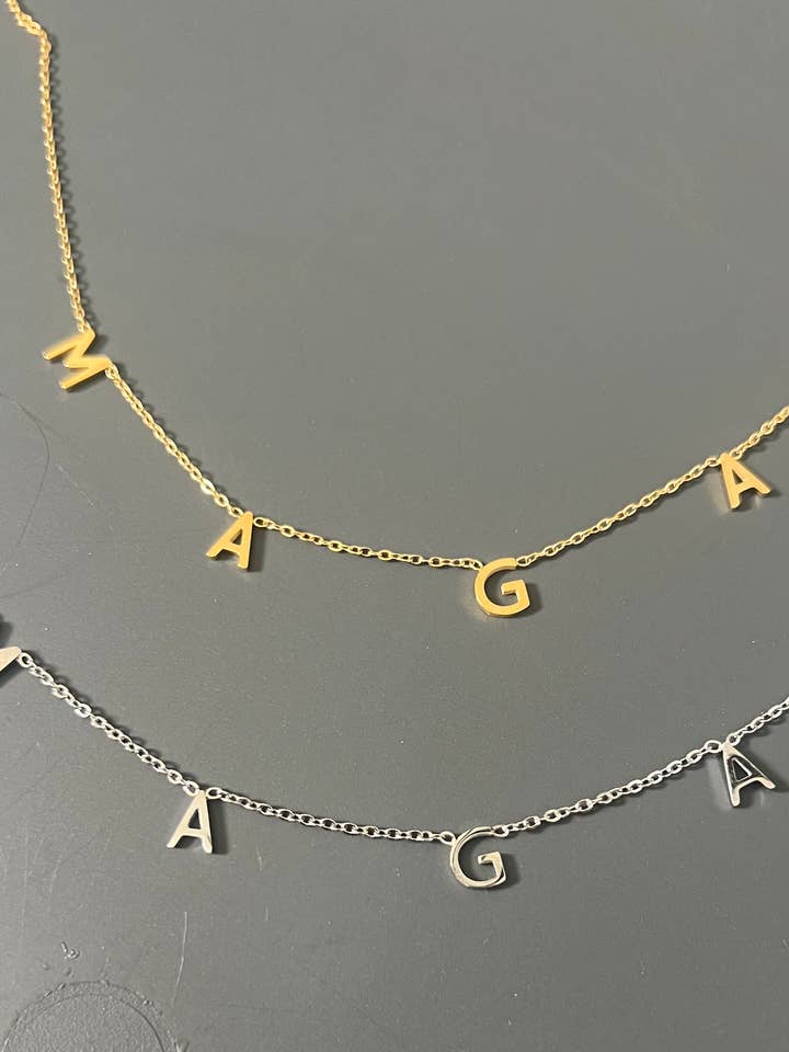 Chaîne MAGA pour la vente par The Right Side Jewelry