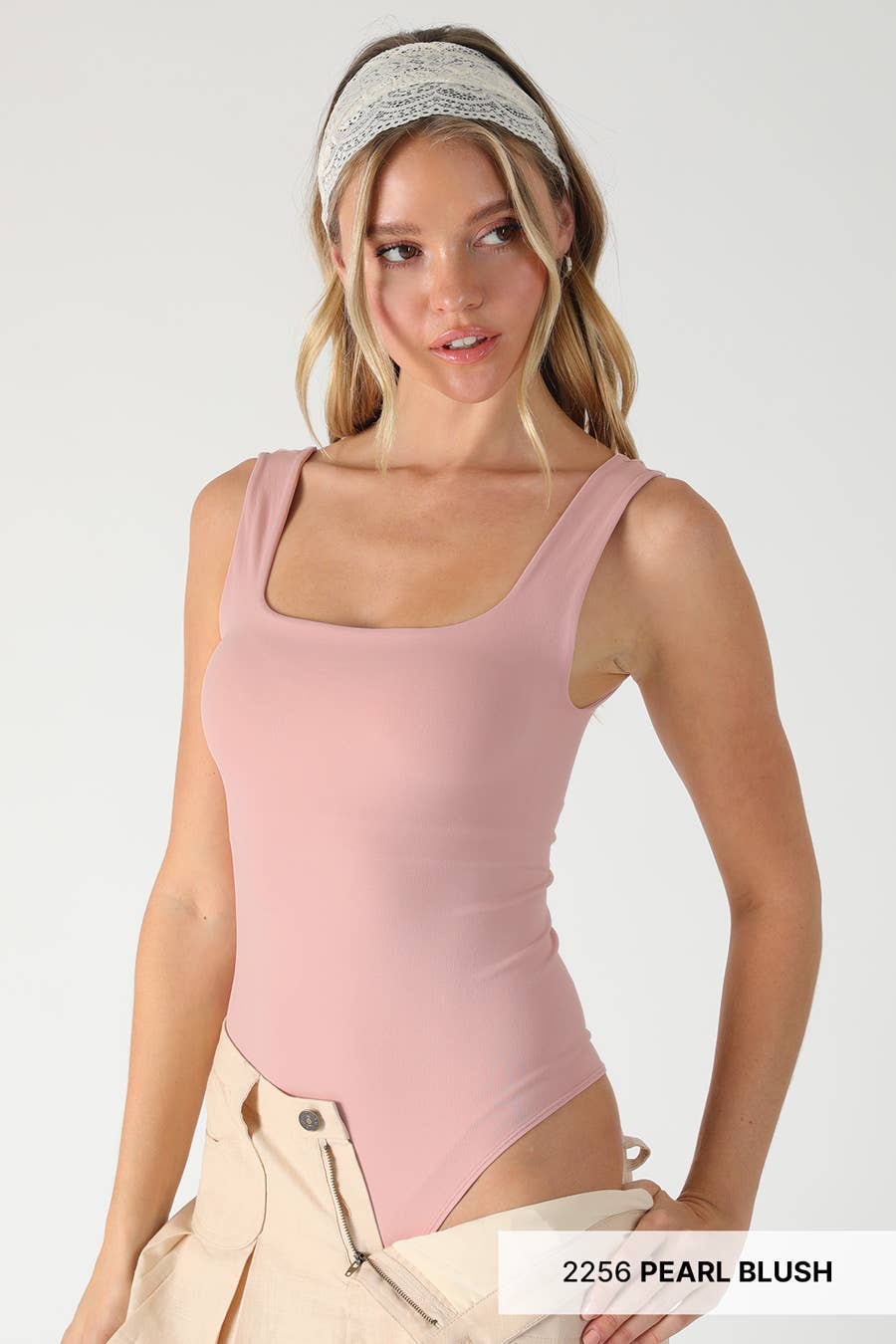 NIKIBIKI - Vendita all'ingrosso Body - Donna - Body con scollo quadrato NS82623