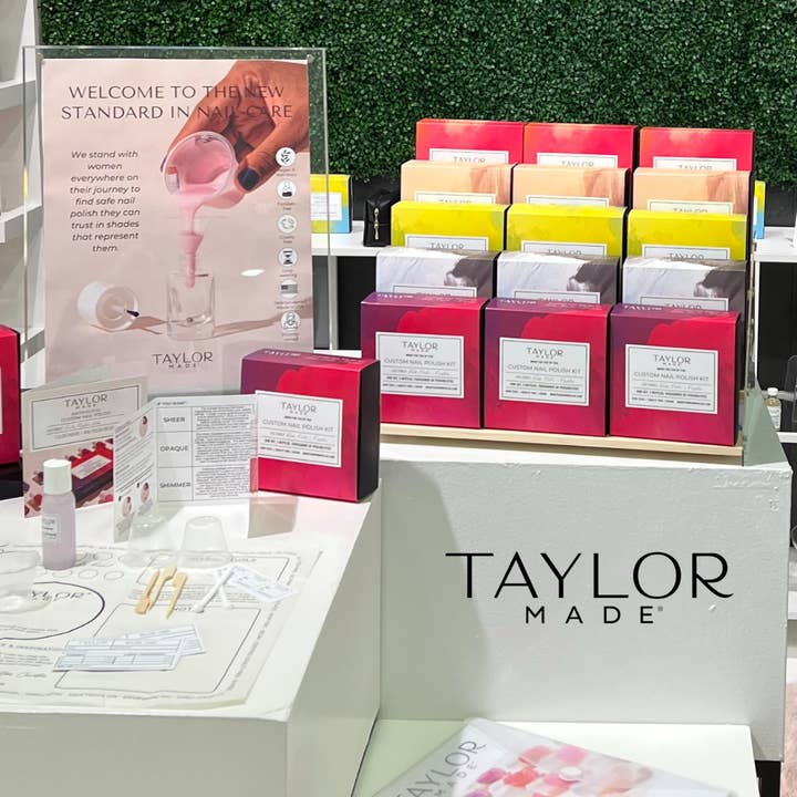 KOMPLETTES PAKET — 16 Kits, Display und Beschilderung für den Großhandel von Taylor Made Polish