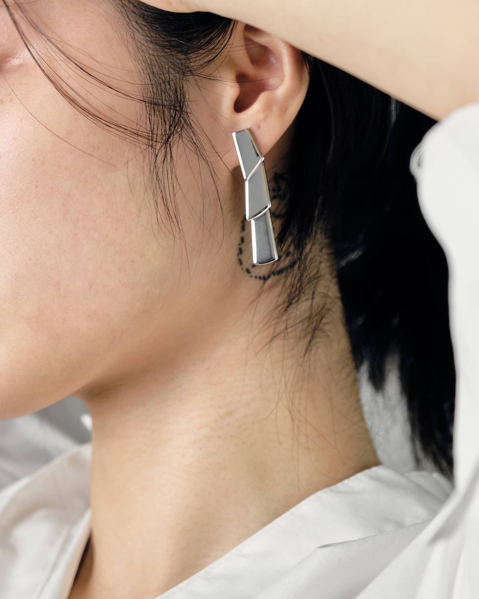 Sessori – wholesale Hängande örhängen – Cleo Silver Tassel Trio Drop Örhängen