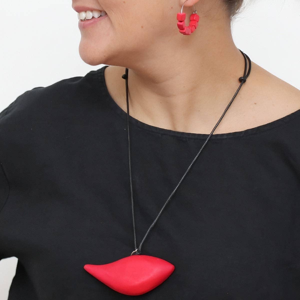 Sylca Designs - Wholesale Pendant/Charm Necklace - Red Robin Pendant Necklace1