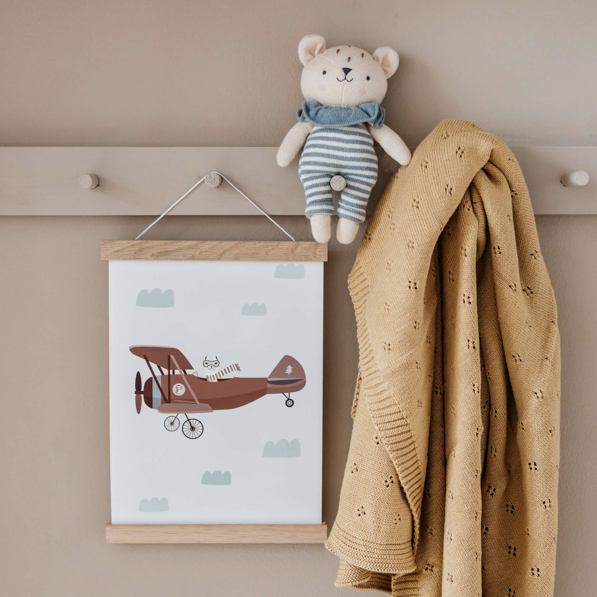 Little Otja - Wholesale Picture Frame - Magnetic Oak Poster Hanger, A4 2