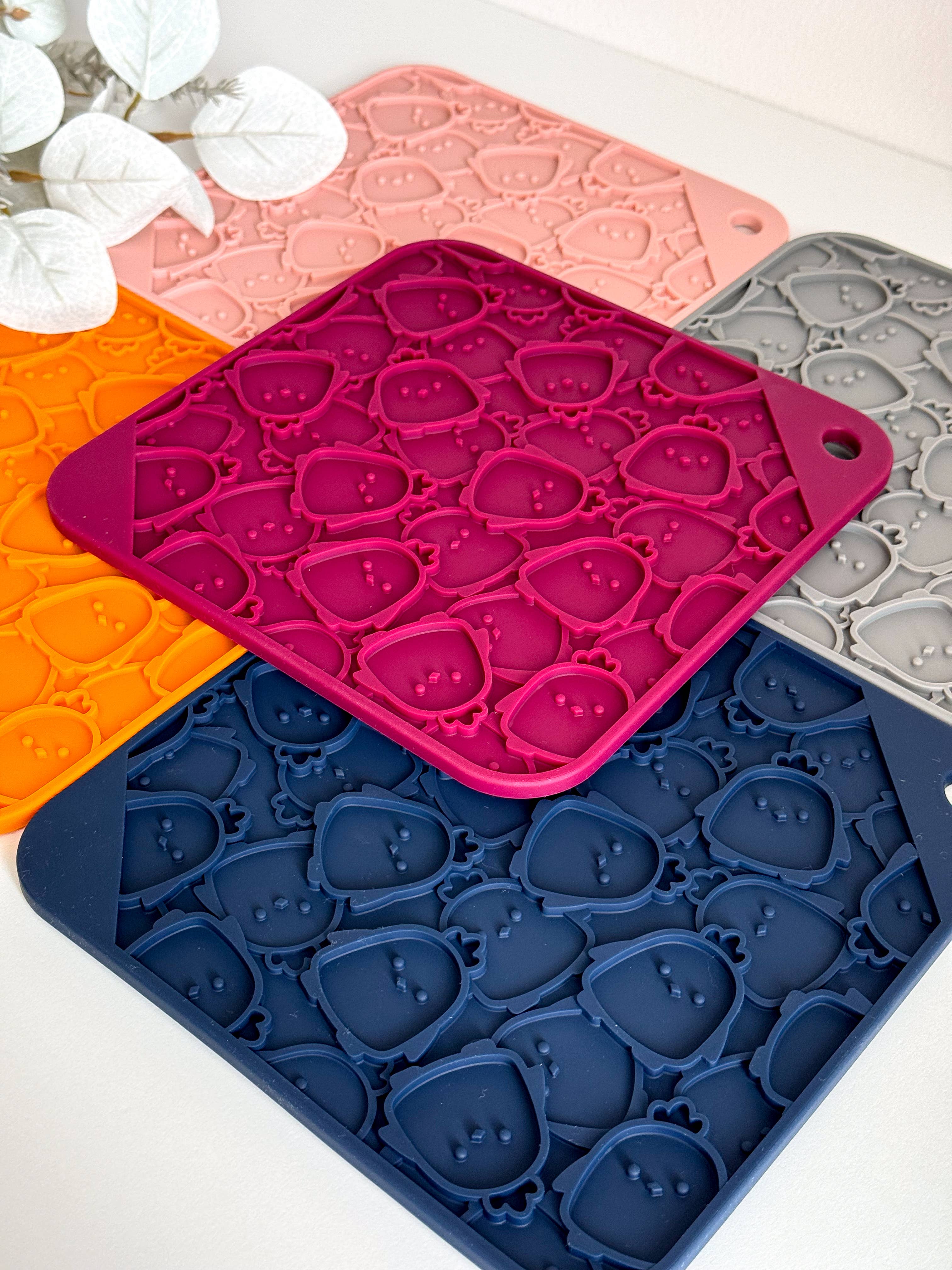 Doggotique - Wholesale Pet Food Mat - Dog - Schleckmatte Chicken Party, Lick Mat Dog, Feeding Mat Dog8