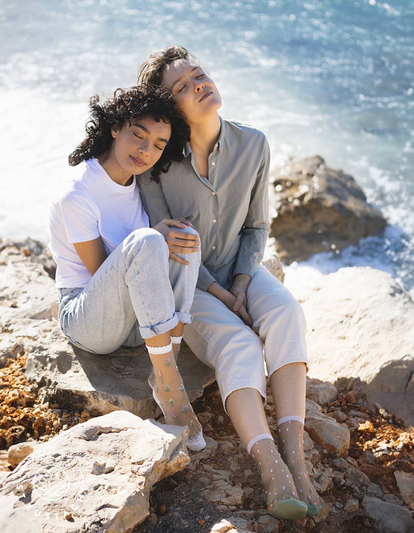 Atelier St Eustache - Vente Chaussettes – femme - Fleurs des champs • Chaussettes transparentes fleurs femme5