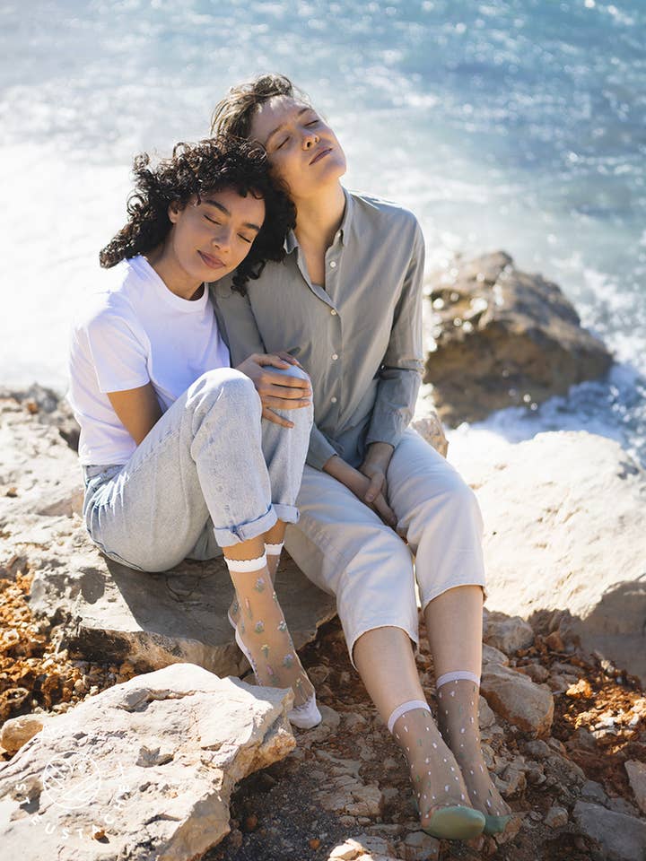 Atelier St Eustache - Vente Chaussettes – femme - Fleurs des champs • Chaussettes transparentes fleurs femme5