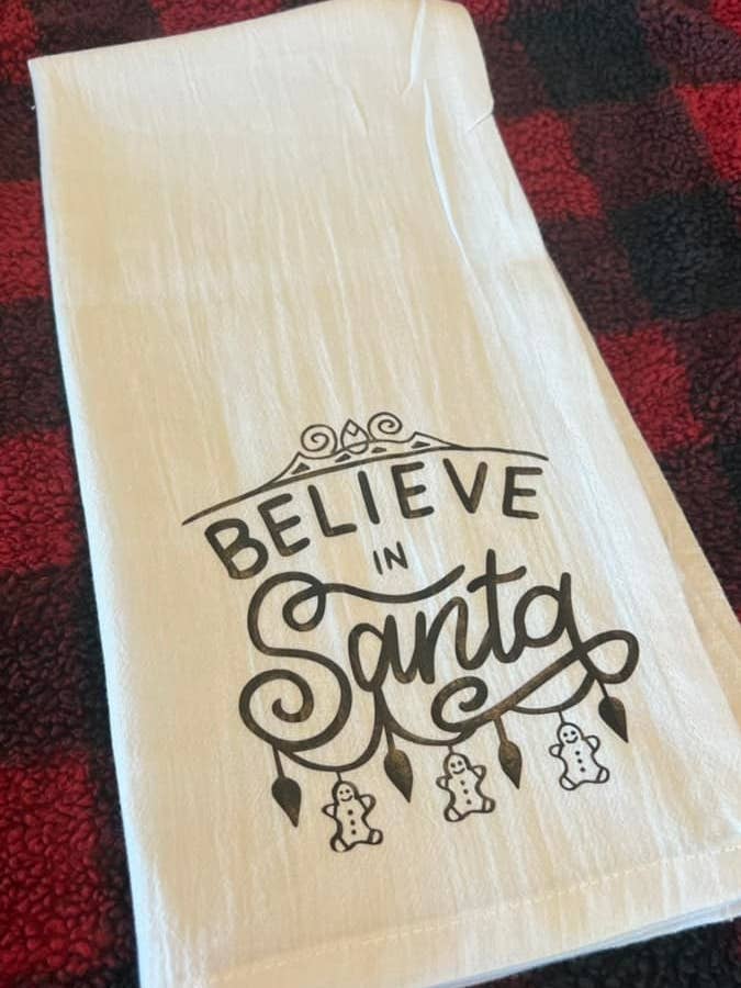 GLAUBE AN DEN WEIHNACHTSMANN - FLOURSACK HANDTUCH für den Großhandel von Bearded Bird Apparel