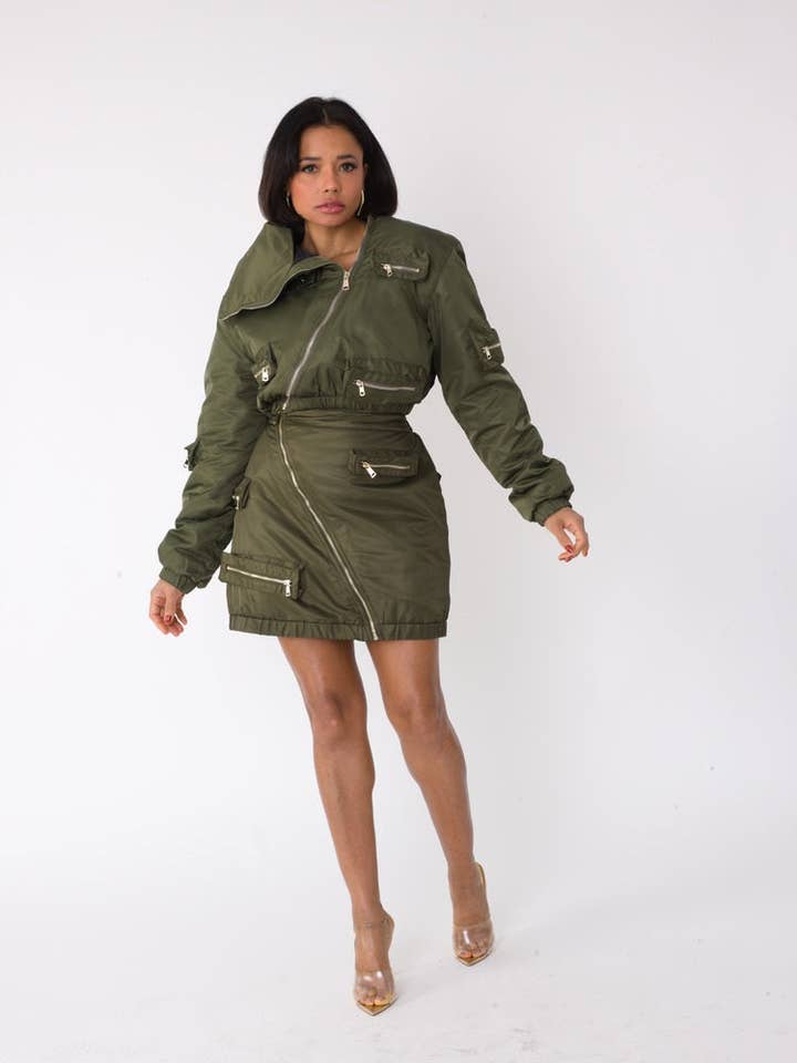 Giacca Bomber Utility Corta in Oliva -82404 per la vendita all'ingrosso da parte di For Her NYC