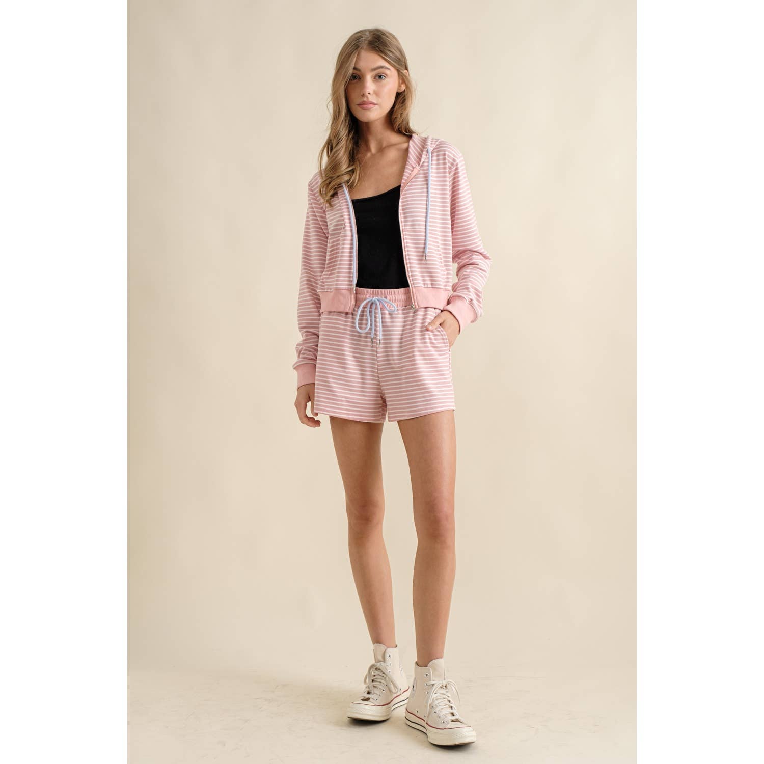 Sweet Generis – wholesale Lounge set – Women's – CONTRAST DRAWSTRING ZIP UP HOODIE AND SHORTS SET4