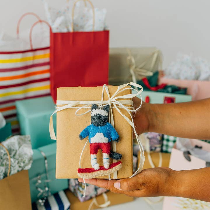 Nivas - Wholesale Ornament - Kerstkat Snowboarden Vilt Ornament2