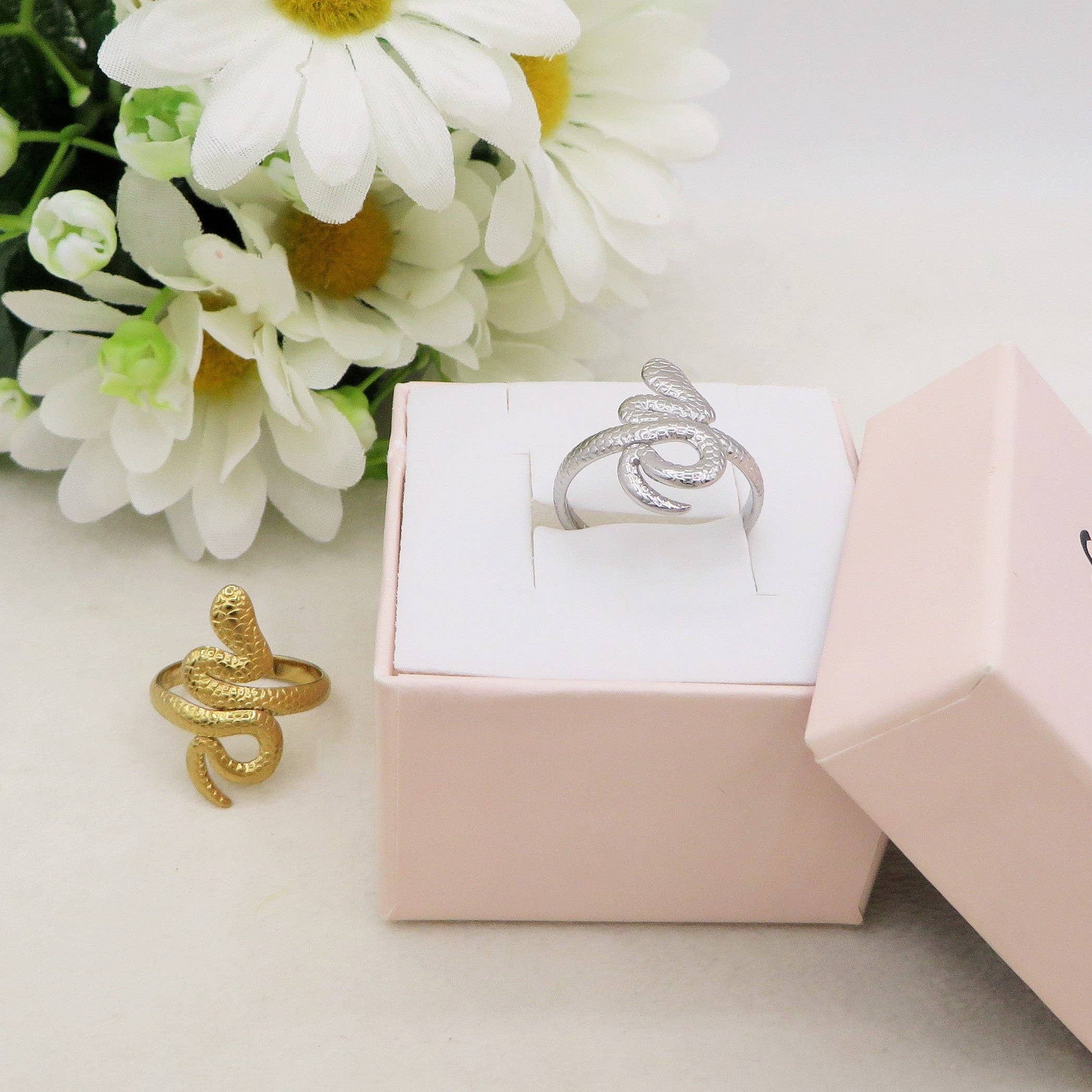 Daemon srls – Großhandel Cocktail-/Statement-Ring – NIKITA ~ Schlangenring aus EDELSTAHL1