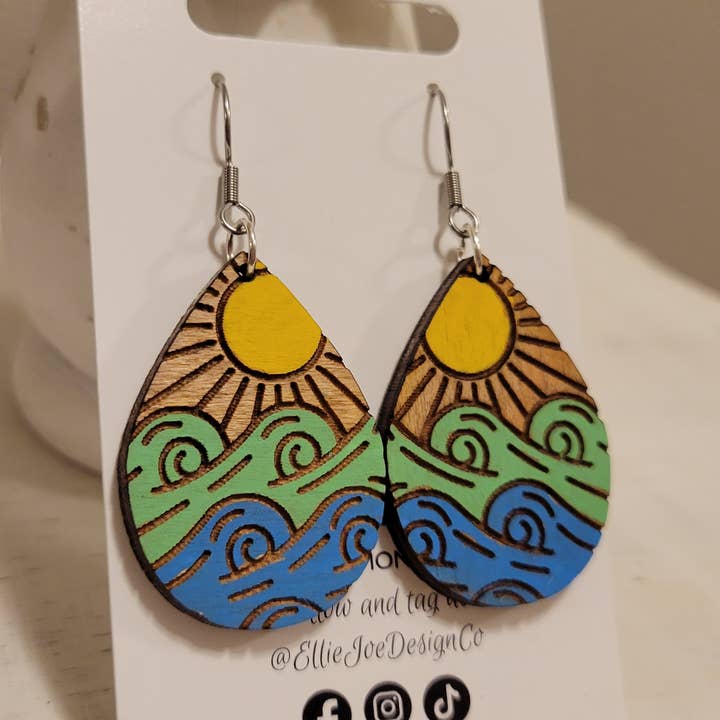 Boucles d'oreilles vague pour la vente par Ellie Joe Design Co