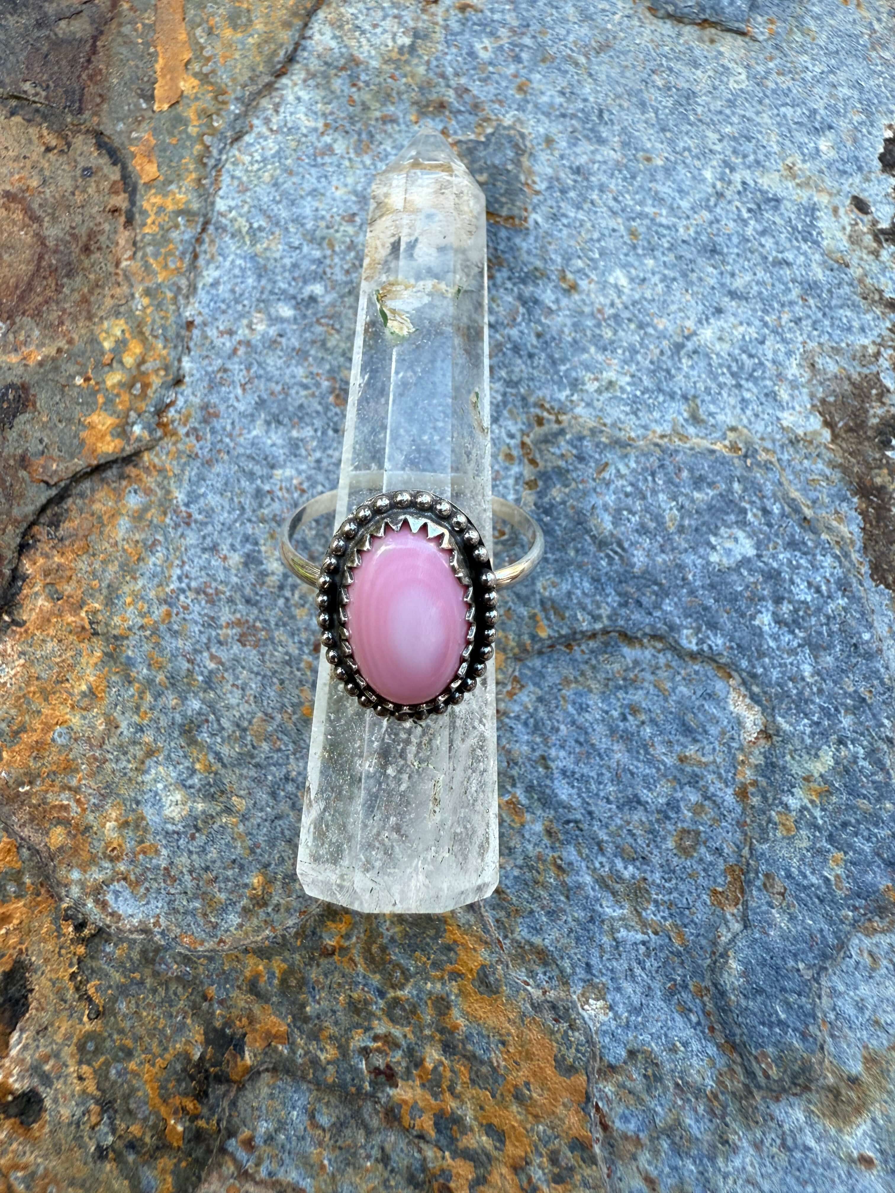 Wild Mountain Soul Designs – Anel de cocktail/declaração por atacado – Anel de Prata Esterlina com Concha Rosa2