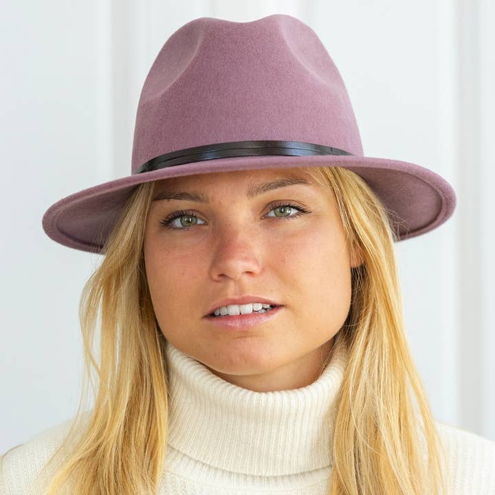 TRAVAUX EN COURS... - Wholesale Fedora - Women's - FELT HAT - leather band, sewn brim53