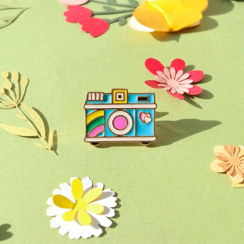 La Petite Épicerie – Großhandel Broschen – Anstecknadel Kamera1