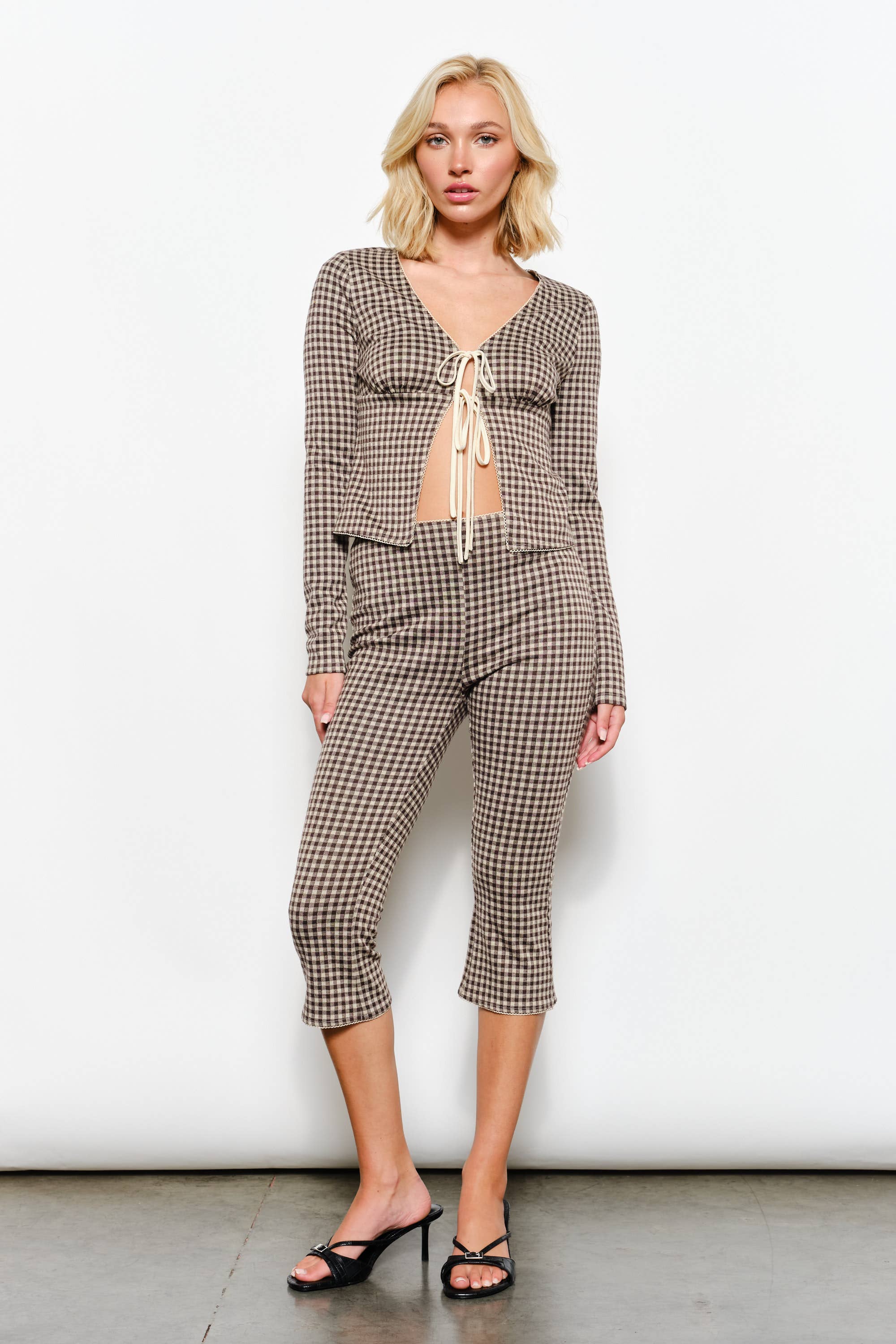 Bruin Multi KYLIE GINGHAM TOP – Speels, Retro, Zoet voor groothandel op Faire2