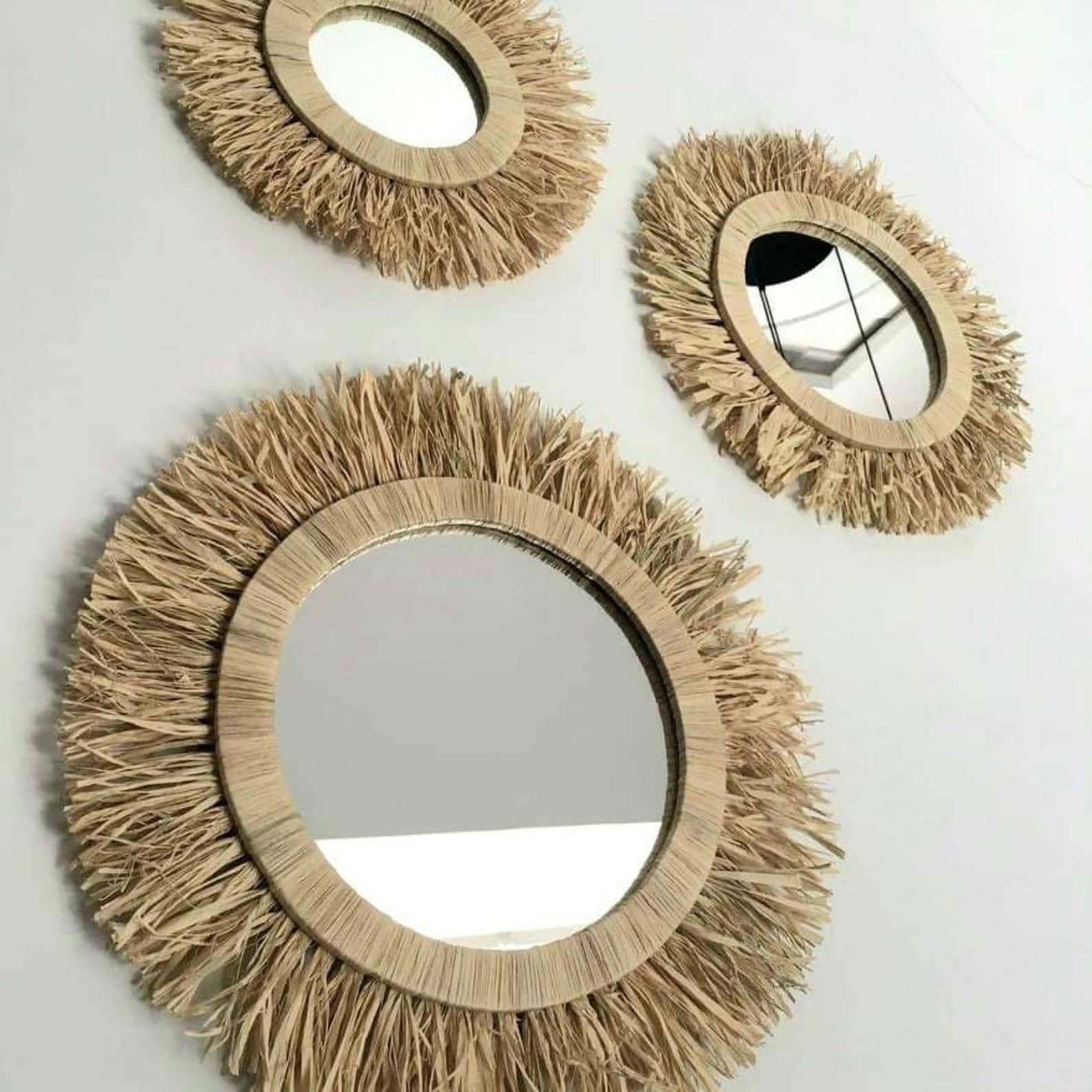 HandHappiness - Wholesale Wall Mirror - Round Wall Hanging Raffia Mirrors1