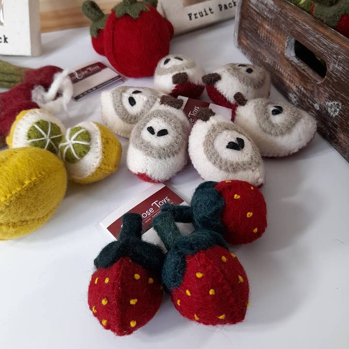Papoose Toys - Wholesale Stuffed/Plush Toy - Kids & Baby - Felted wool fruits - 3 lemons - PAPOOSE TOYS