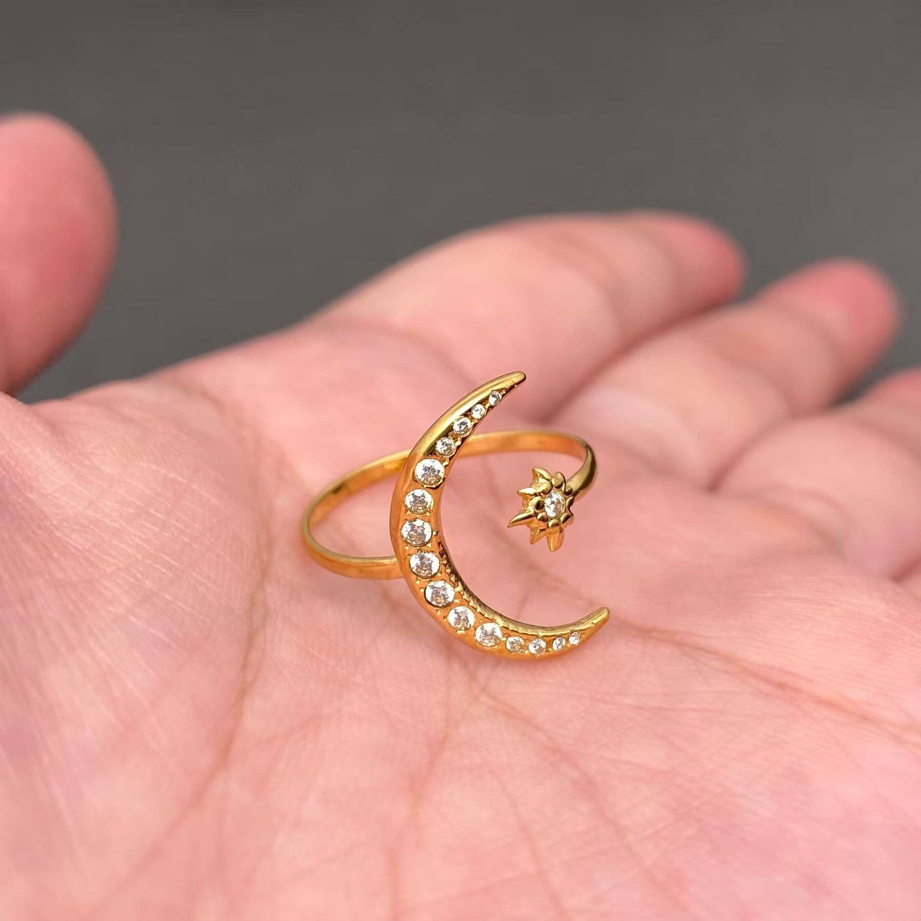 Mio Queena - Wholesale Multi-Stone Ring - Inlaid CZ 18K Gold Plated SS Star Moon Adjustable Ring -FGS/MS1