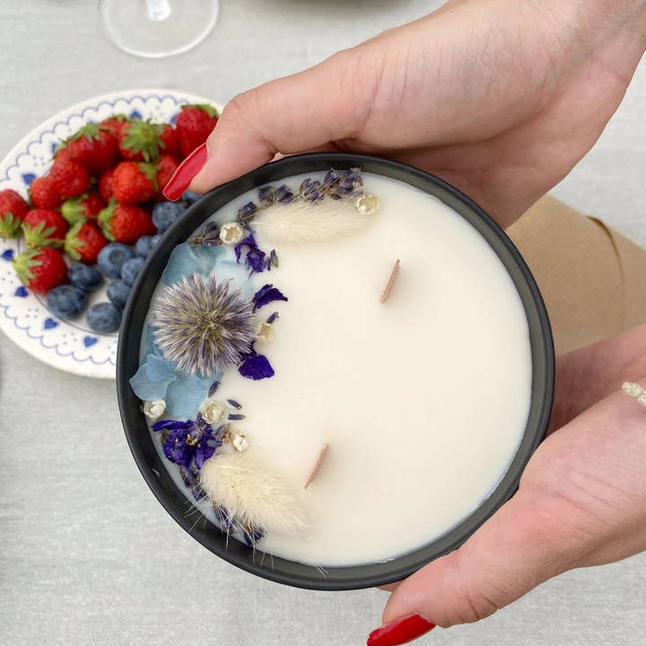 Florir - Wholesale Pot/gevulde kaars - Zwarte kaars met gedroogde bloemen en eilandbloemengeur1