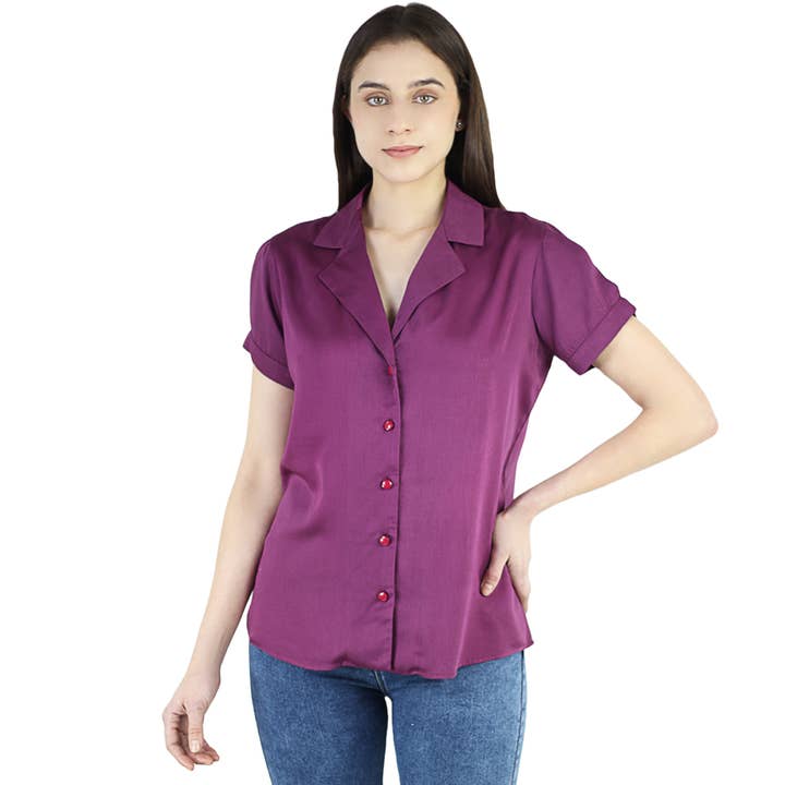 Camisa de mujer de seda con botones Artyska de manga corta y cuello en V, blusa de satén para el trabajo. para venta al por mayor de Artyska