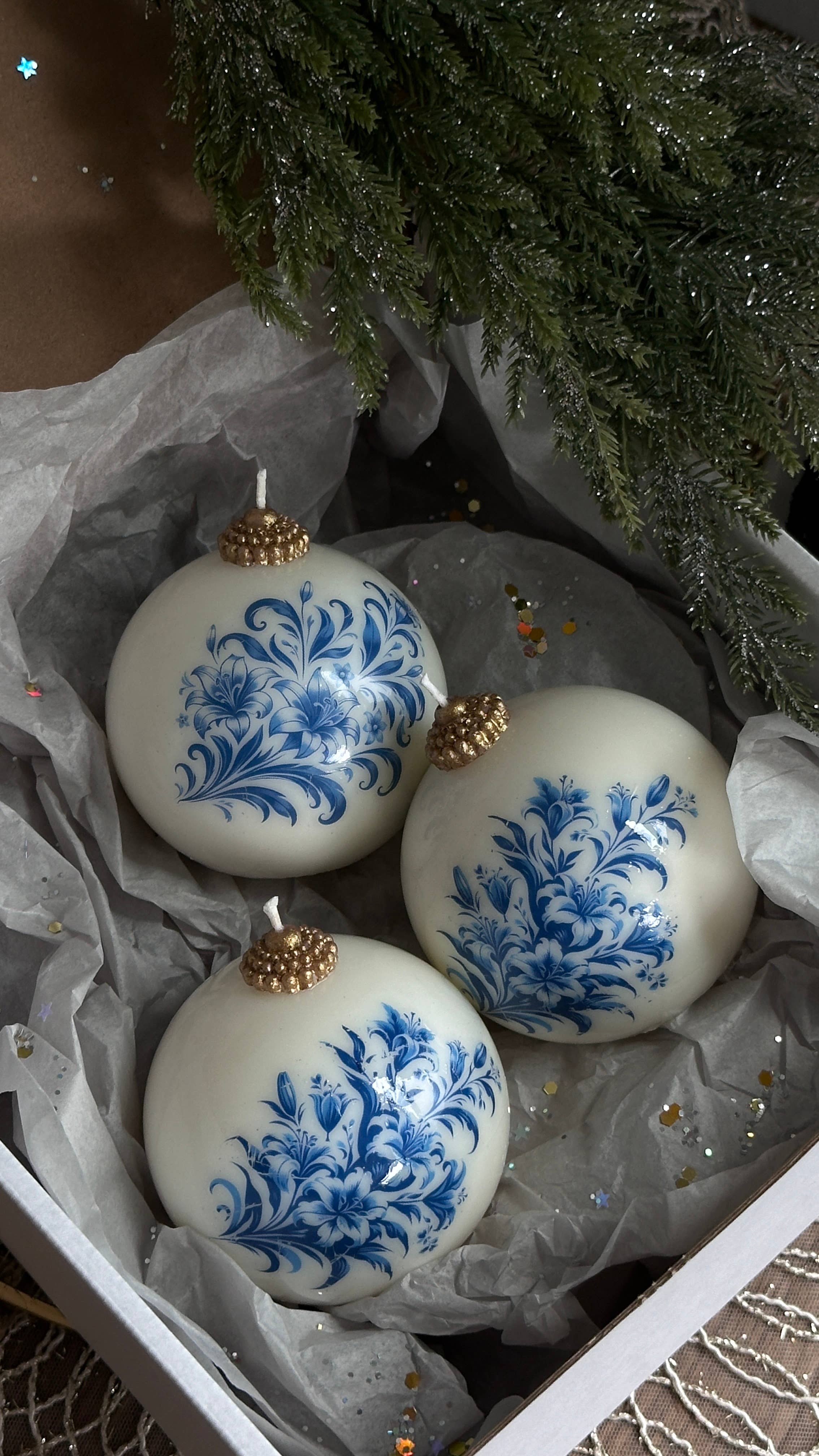 VR.candle - Wholesale Novelty Candle - Vintage style christmas candle in a gift box with a ribbon2