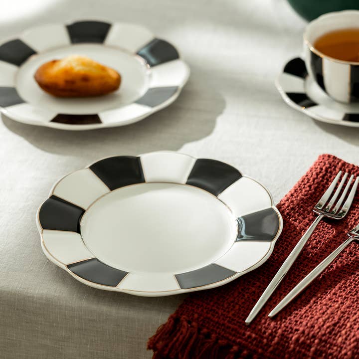 Grace Teaware - Wholesale Dinner Plate - Black and White 8" Scallop Fine Porcelain Dessert Plate