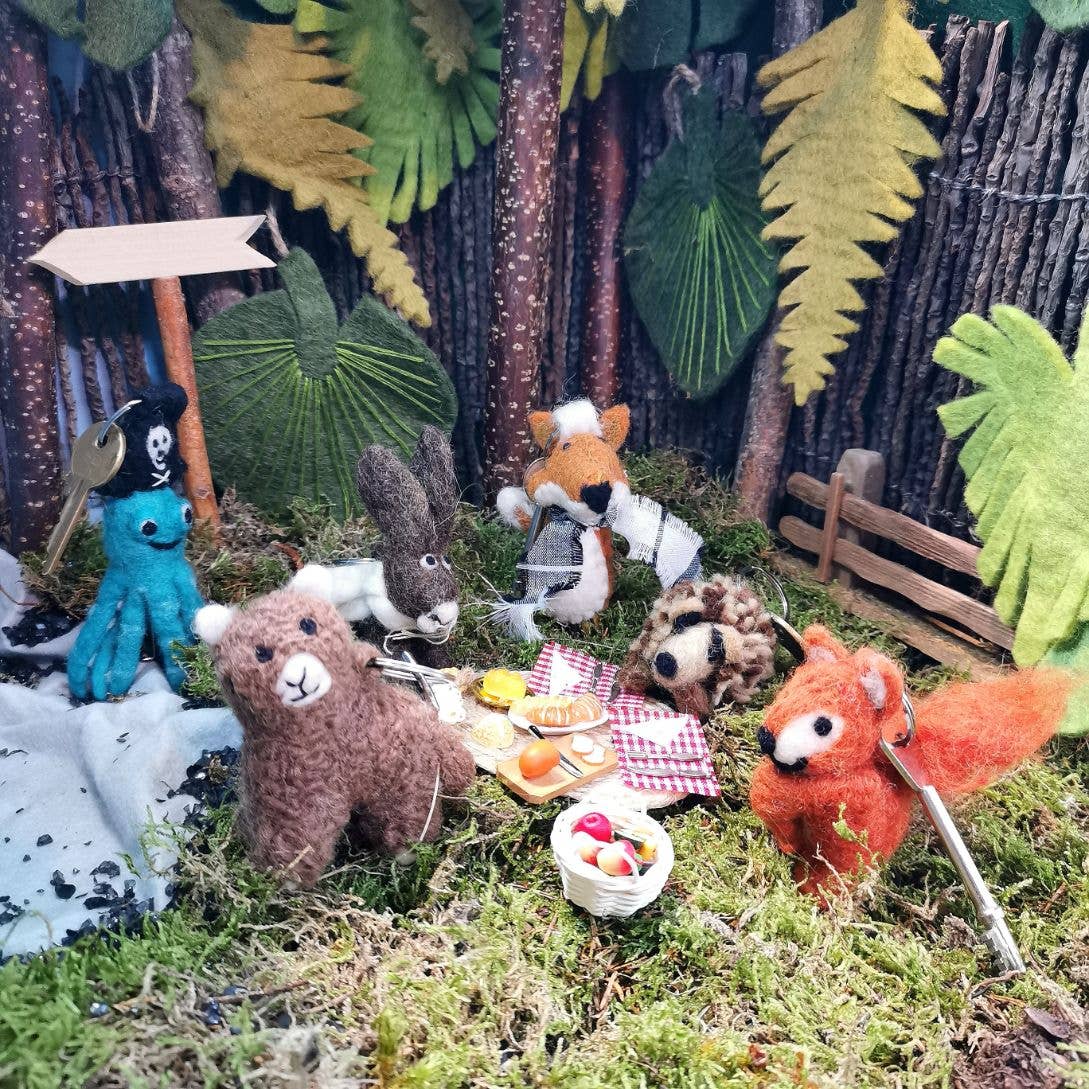 Felt So Good – wholesale Keychain – Unisex – Handmade Felt Fair trade Herbie Hare Keyring3