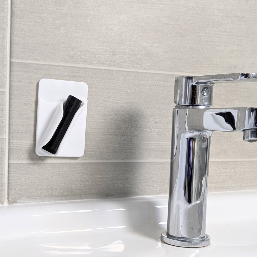 Blabz Beauty Bar - Wholesale Phone/Tablet Stand - Silicon Suction Cuticle Oil Lipstick Balm Phone Holder6