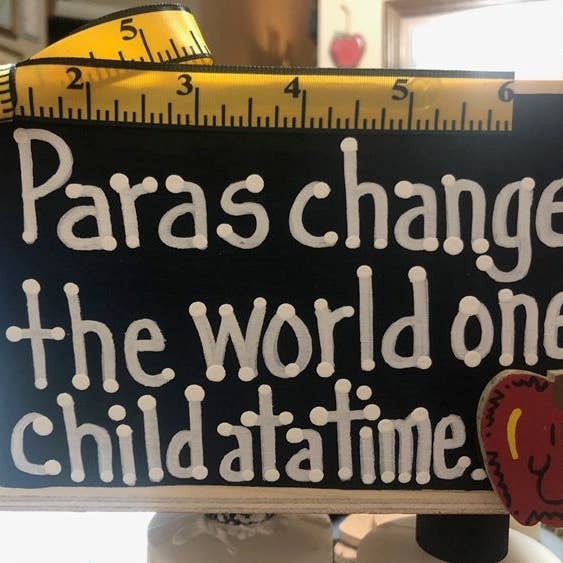 Lärargåvor 2760D Paras Förändra världen ett barn i taget Leverera Trälåda för wholesale av Nannie and B's Crafts