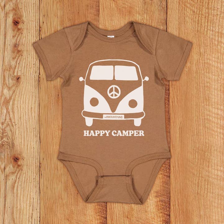 Tutina Happy Camper per la vendita all'ingrosso da parte di Of These Mountains