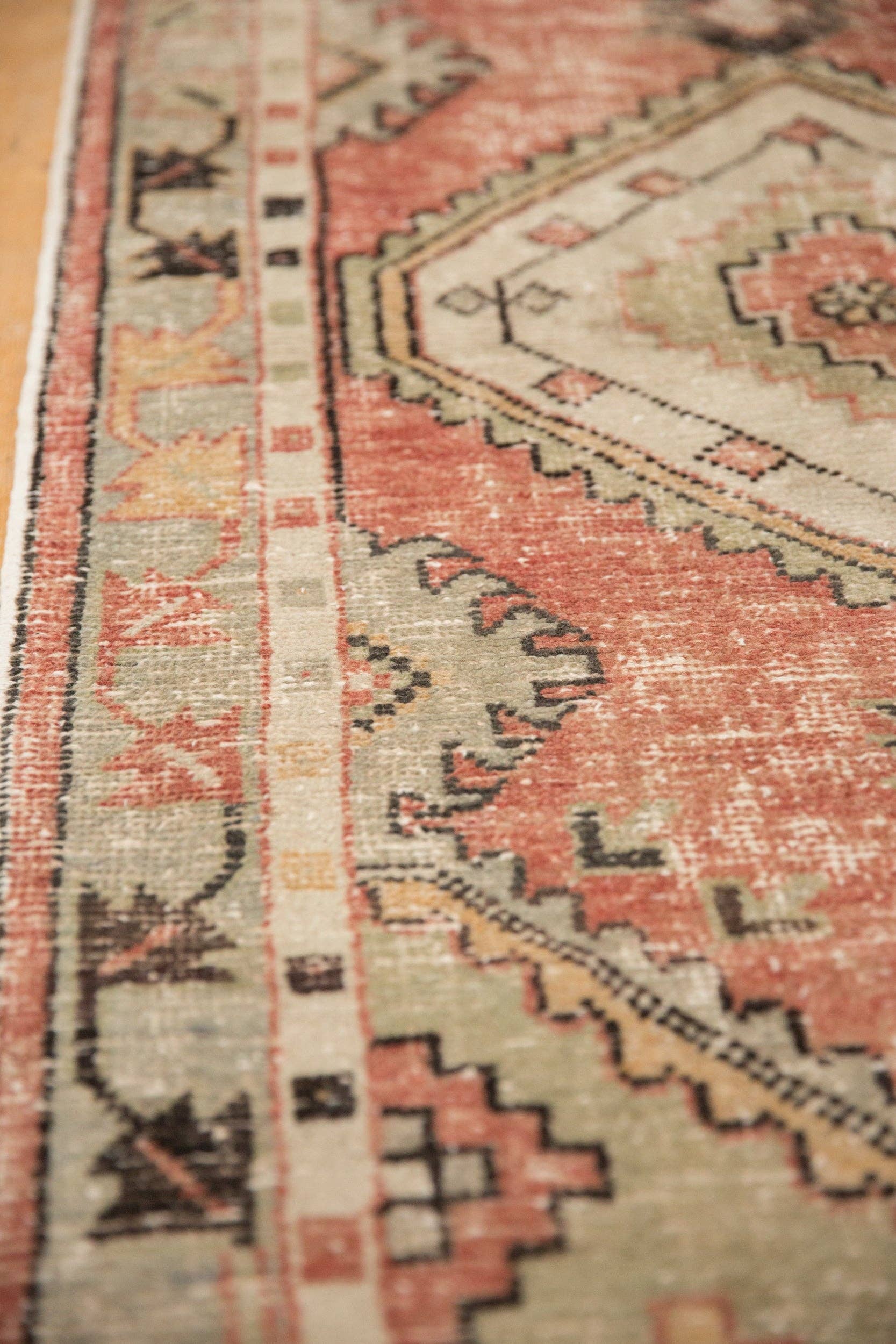 Old New House - Wholesale Runner Rug - 2.5x5.5 Vintage Distressed Oushak Rug Runner5