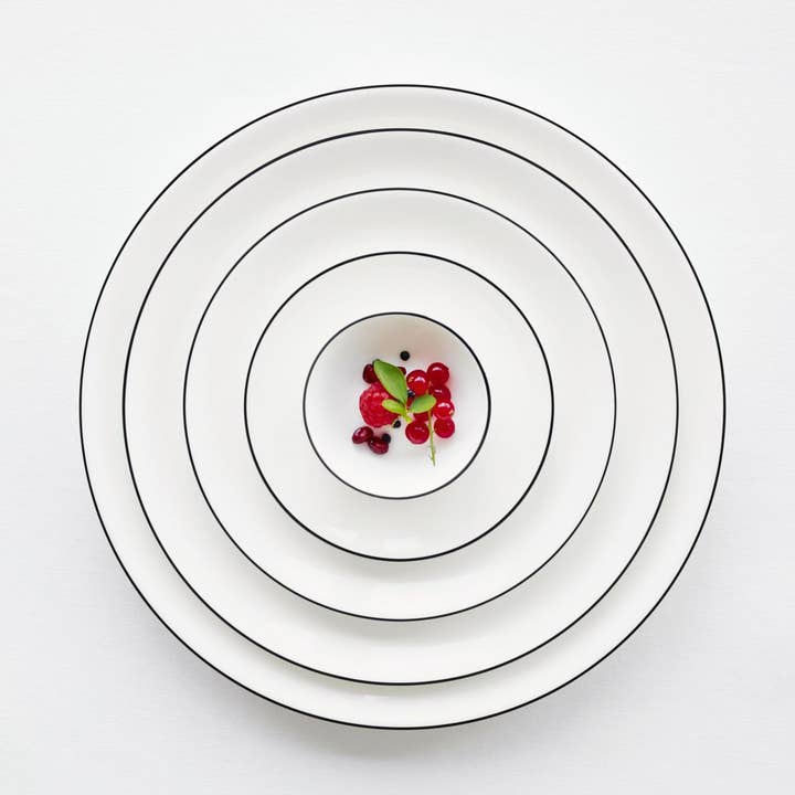 À TABLE LIGNE NOIRE Bone China Plates Round *2-3MO Lead Time for wholesale by ASA Selection