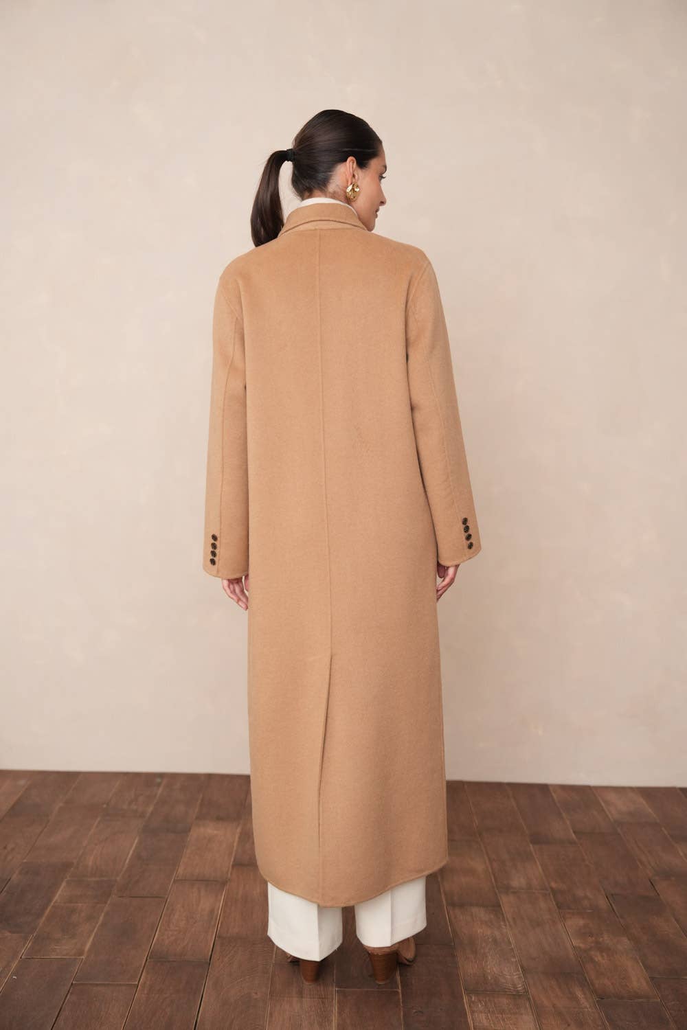 Attentif Paris – Großhandel Mantel - Damen – Extra langer, handgenähter Oversize-Mantel aus Wollmischung31