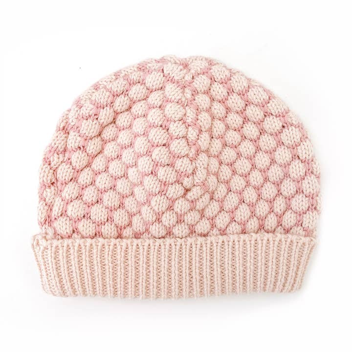 Bonnet tricoté en nid d'abeille - CRÈME/ROSE POUDRÉ pour la vente par With Love for Kids