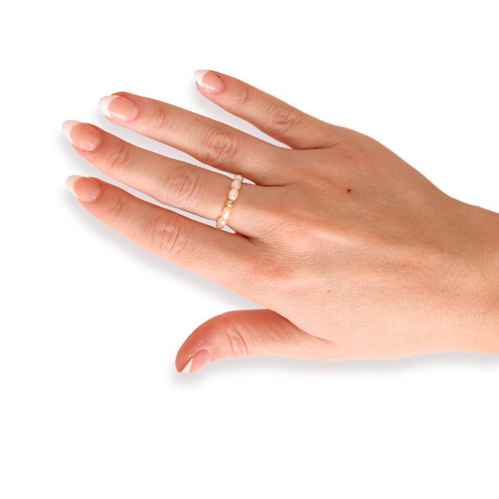 Anello Jamie con Perla in Oro per la vendita all'ingrosso da parte di Beaded Blondes