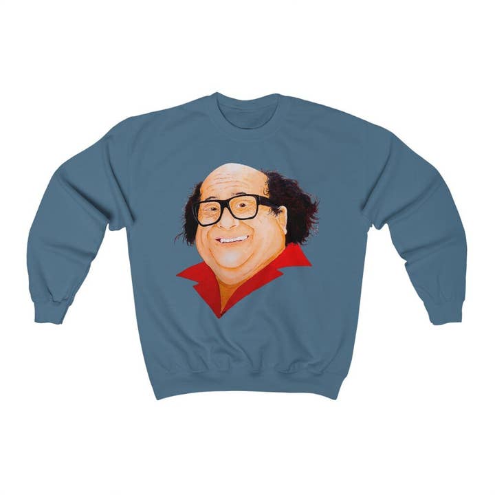 Watercolors by Joshy – Engroshandel Grafisk Sweatshirt - Unisex – Danny DeVito bærbar akvarel Crewneck Sweatshirt