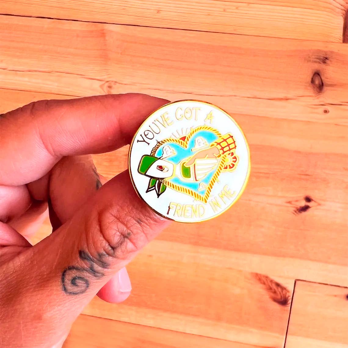 La Barbuda - No U.S. custom fees – Alfinete/botão de lapela por atacado – Pin 'You've Got A Friend In Me' da La Barbuda2