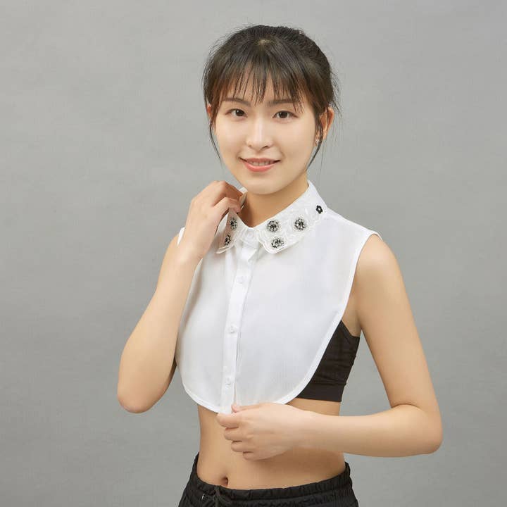 PEACH ACCESSORIES – wholesale Buttoned-down shirt – Women's – Floral Details Detachable Cotton Collar 773111