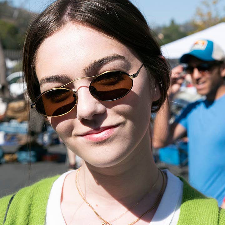 SUNGLASS MUSEUM - Wholesale Sunglasses - Women's - 90s Oval Metal Aviator Sunglass with Floating Cross Bar - Avery6