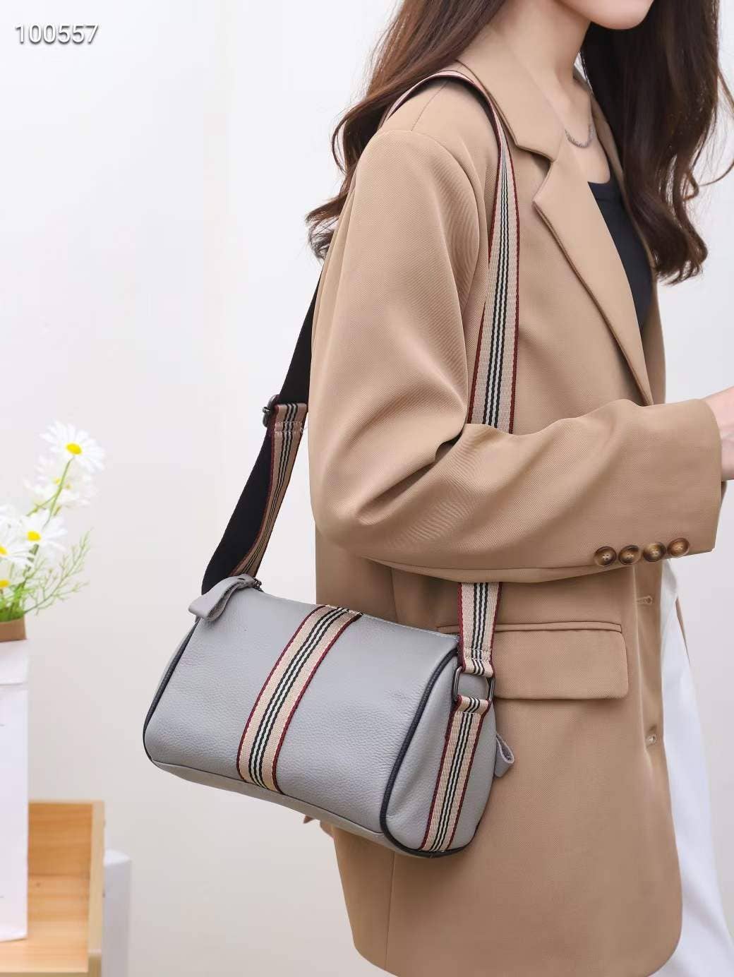 Superbia - Vente Sac porté épaule – femme - Sac tonneau en cuir véritable avec sangle en toile à rayures-Ytb-8183