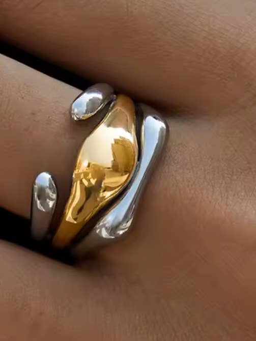 Mia- Trippel Tvåfärgad Ringstapel- Vattentät-Stål för wholesale av HoopLa