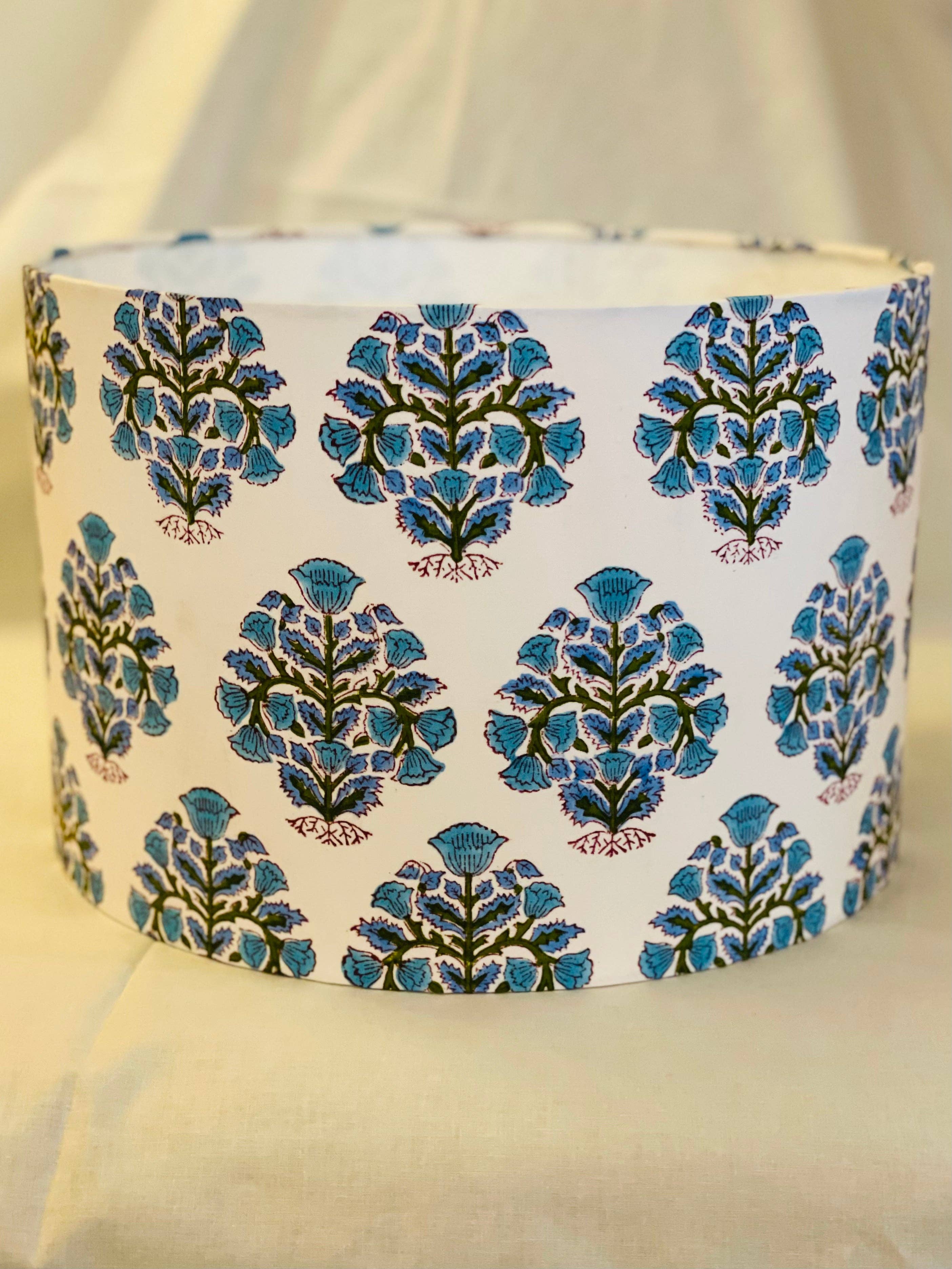 Olive and Limpet - Wholesale Lampenkap - Lampenkap met trommel van 12 inch. Indiase handblokdruk. Vervaagde lapis, groenblauw en diep olijfgroen op ivoor.2