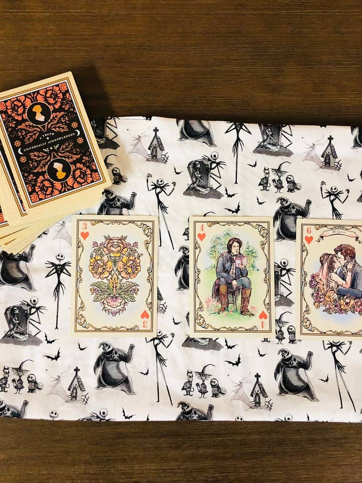 Tappetino per tarocchi da incubo prima per la vendita all'ingrosso da parte di Lavender and Thieves Co.