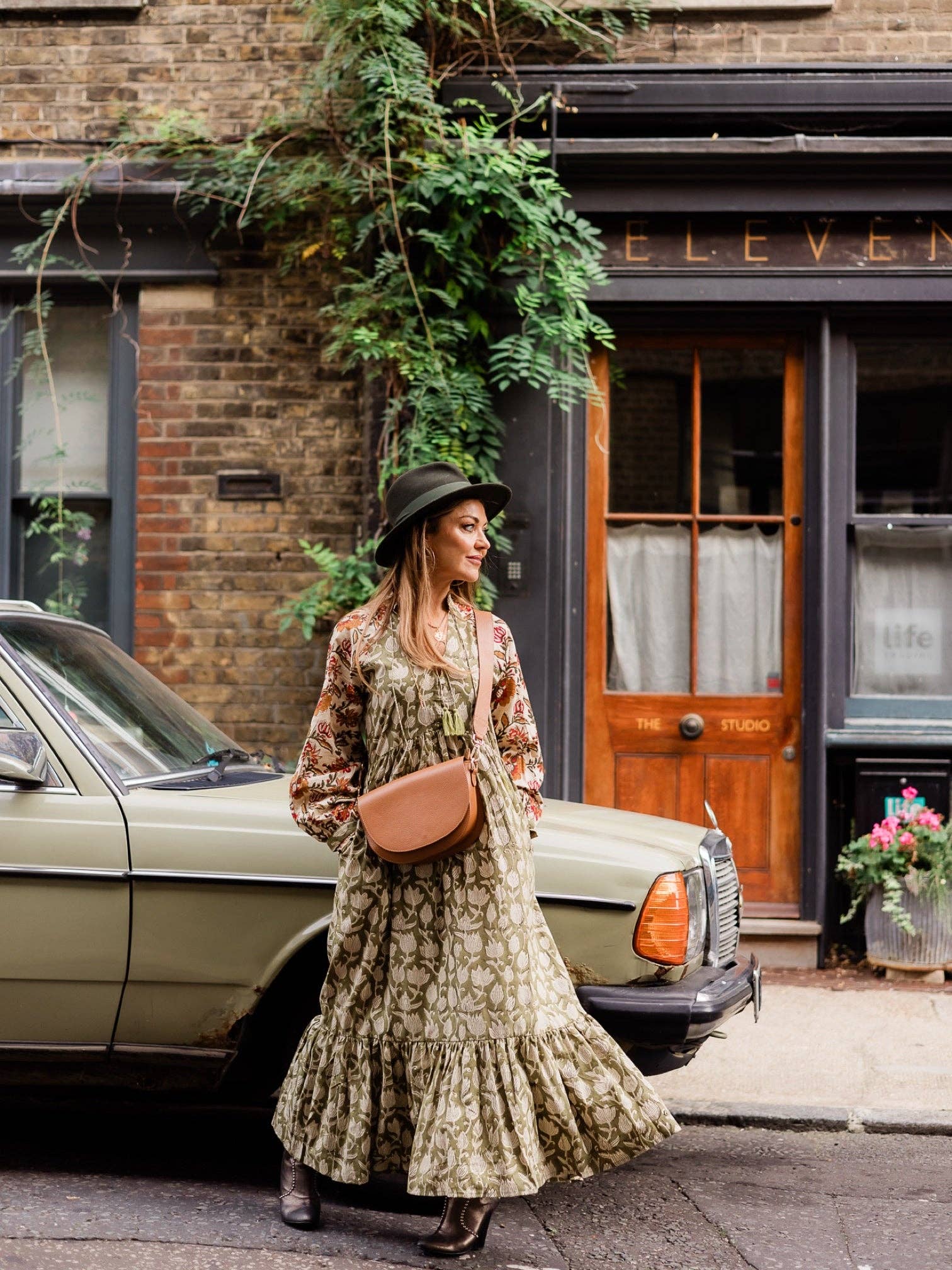 ‘DESTINY’ DRESS FOLIAGE for wholesale on Faire5