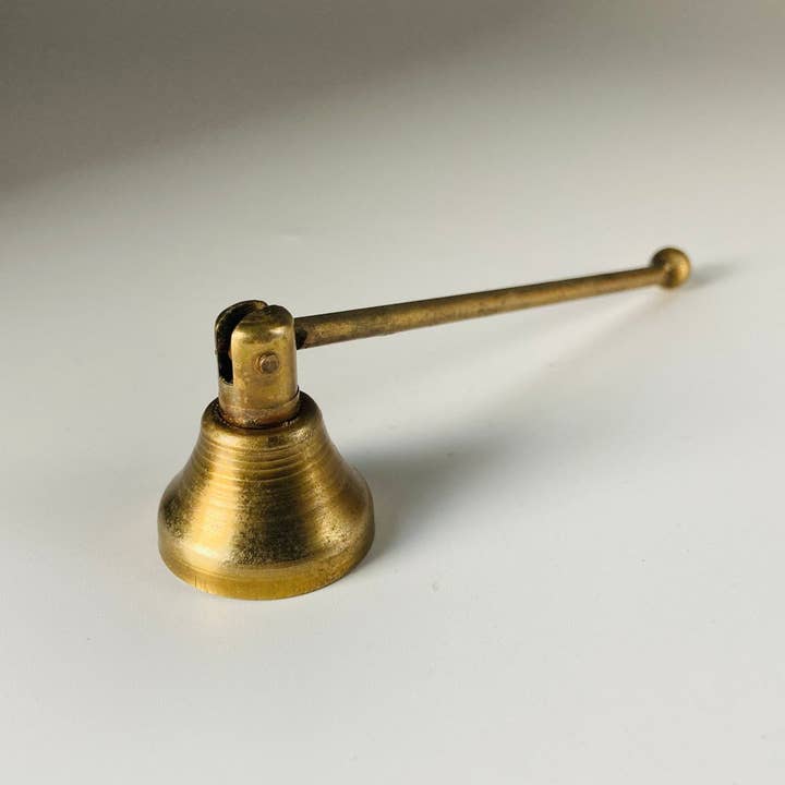 Liv Rocks - Wholesale Candle snuffer - Candle Snuffer - Mini Antiqued Brass Snuff1
