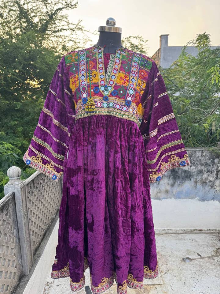 Afghansk unik kjole broderi kjole stamme Baluchi kjole for engroshandel hos bhavnas boutique