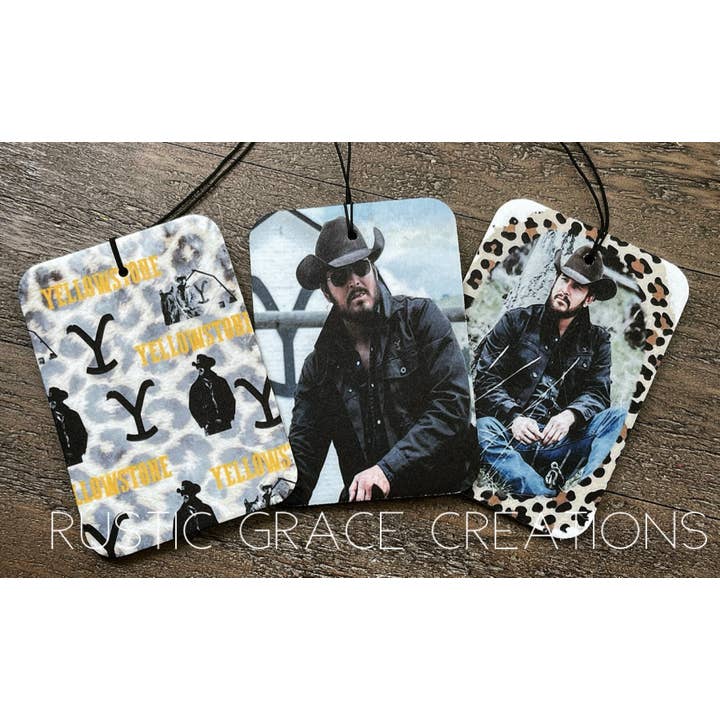 YELLOWSTONE Car Freshie • Bil Duft • Bil Freshie • Personlized Biltilbehør • Sød Freshie Bagspejlbillede for engroshandel hos Rustic Grace Creations