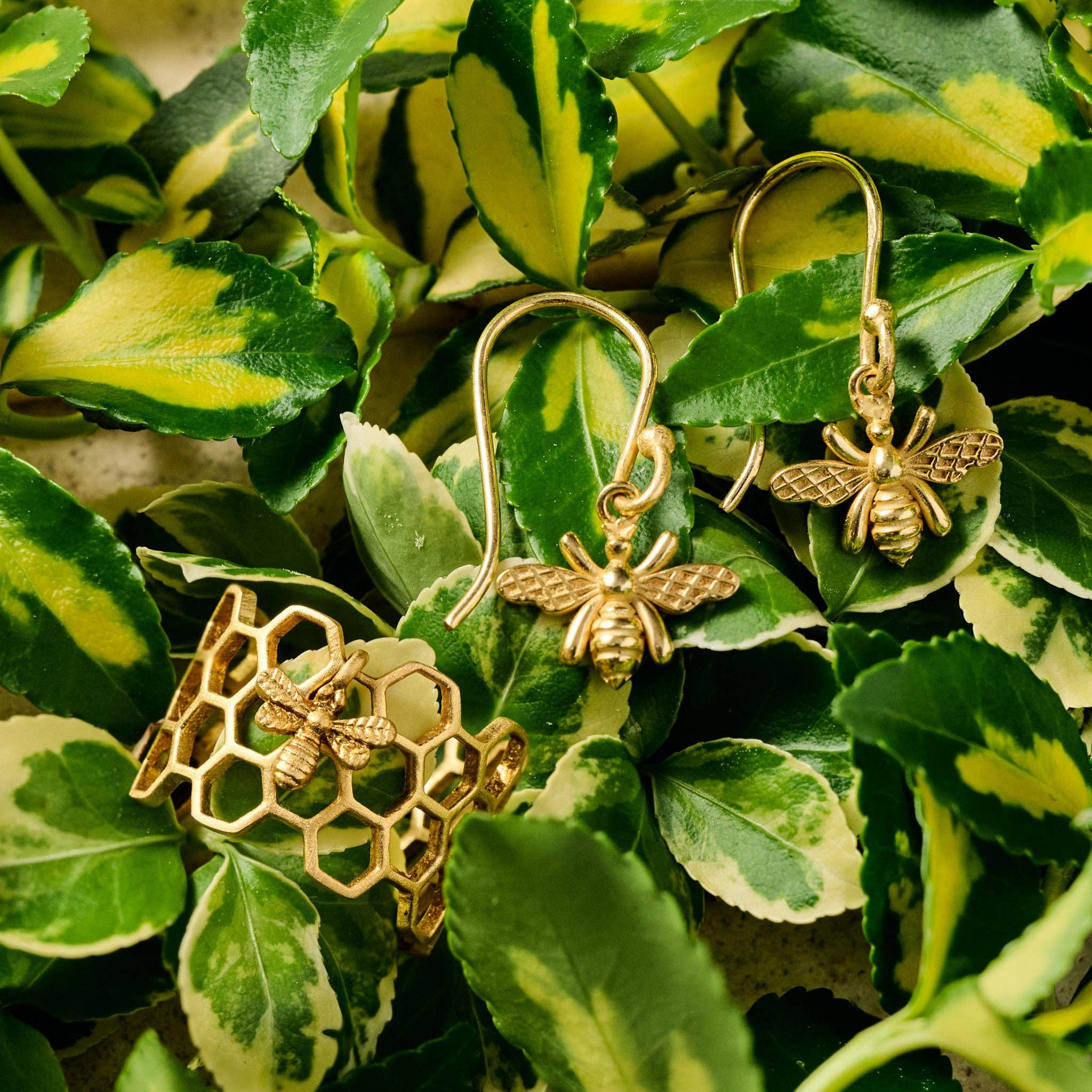 Ten Thousand Villages - Vente Bague de cocktail/de cérémonie - Bague Nid d'Abeille Bee Charmed2