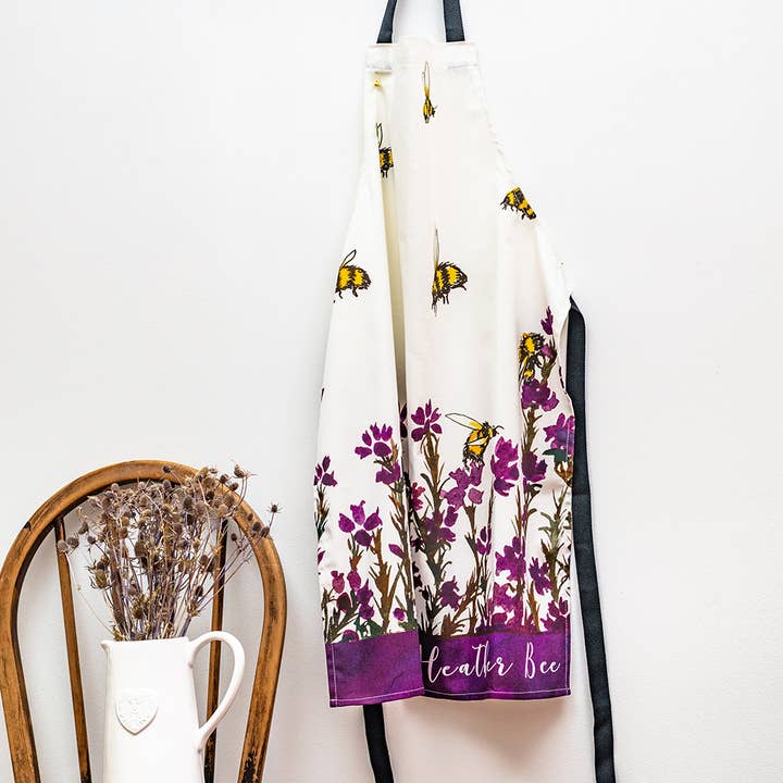 Tablier Heather & Honey pour la vente par Sarah Leask Studio